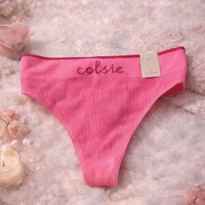 NWT 💝 Colsie Vibrant Pink Ribbed Thong Panty size XS NWT
